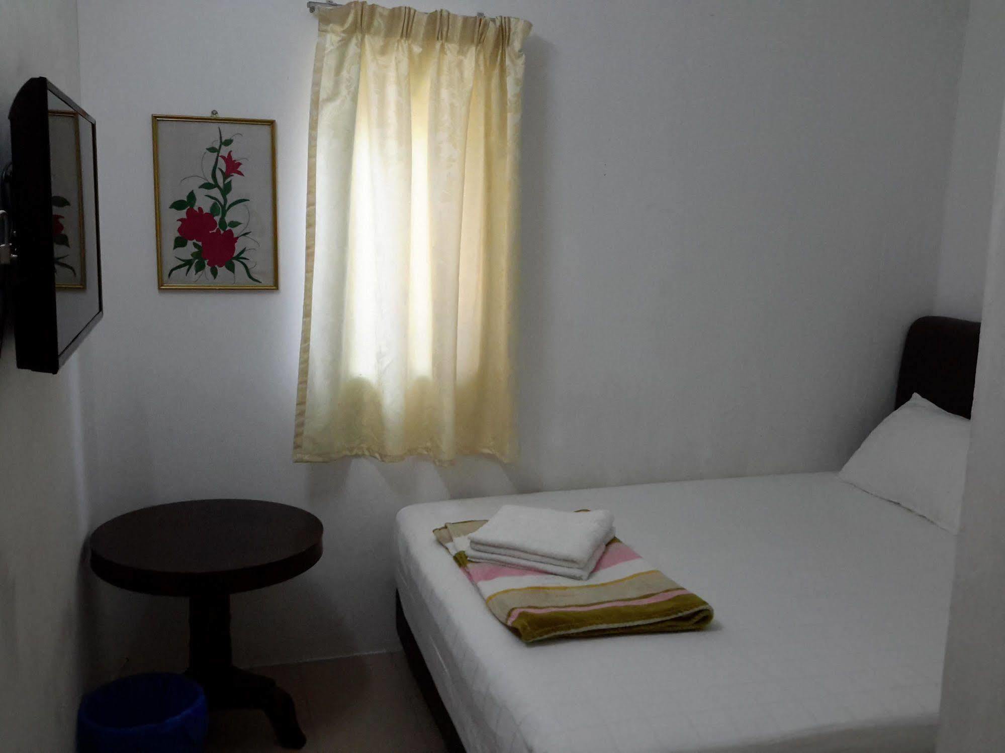 Rasa Motel Batu Ferringhi Extérieur photo