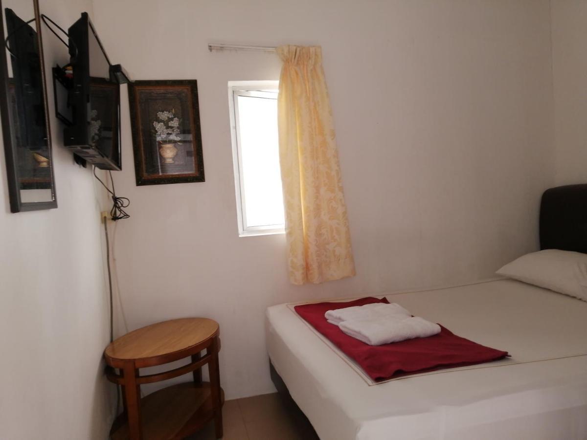 Rasa Motel Batu Ferringhi Extérieur photo